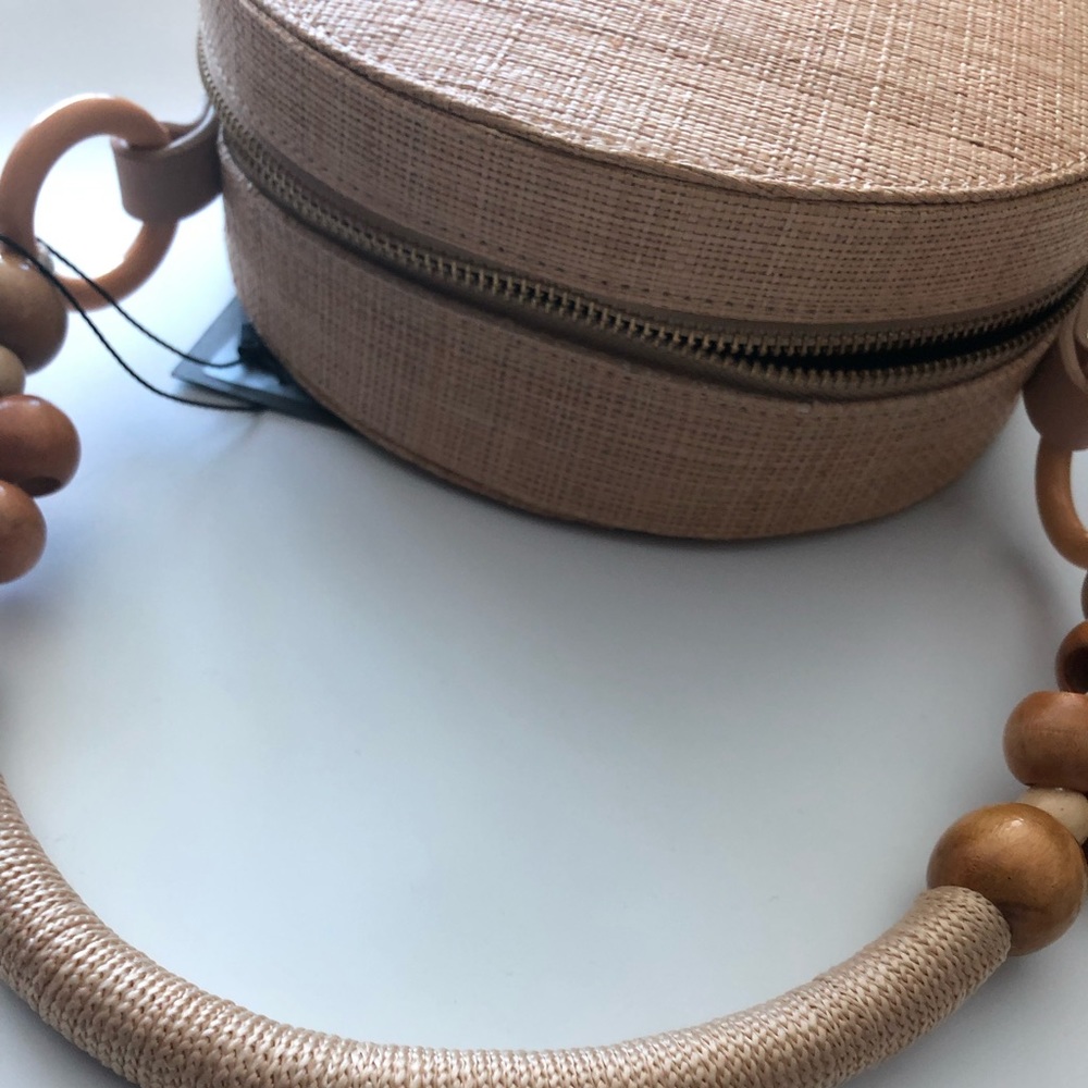 CIRCULAR BAG WITH WOODEN BEADS TOP HANDLE - Picture 6 of 7